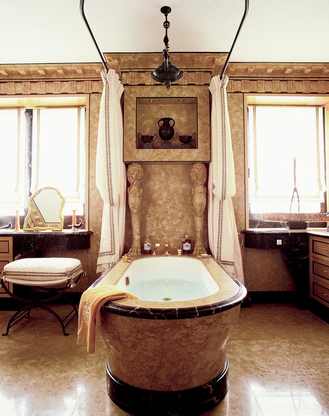 Jacques-Garcia-Interior-Designer-Bathroom-Mapswonders